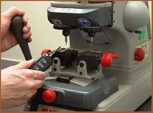 Seattle Locksmith Service Seattle, WA 206-408-8179 - 14-auto-car-key-cut